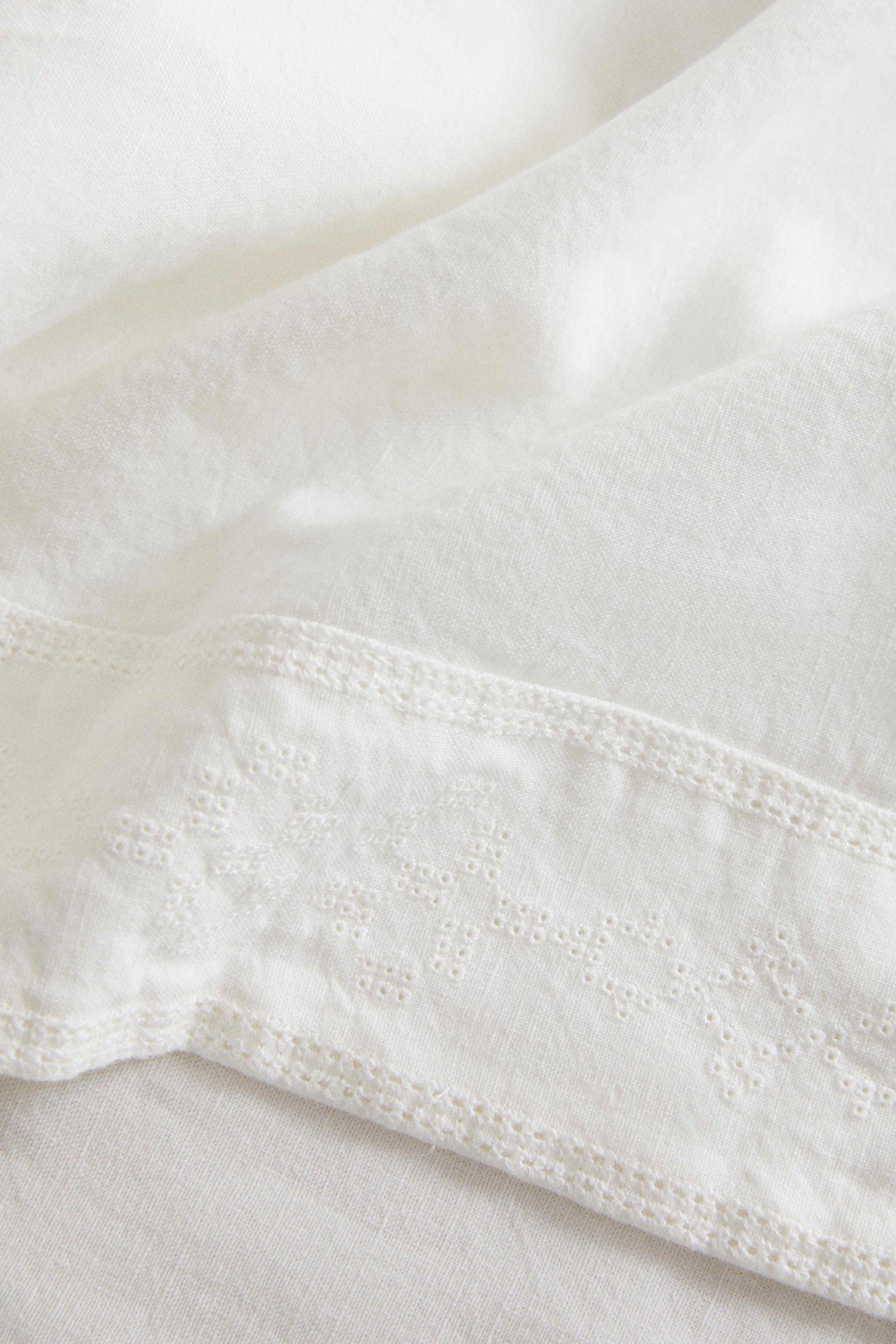 LINEN AND COTTON BEDSPREAD